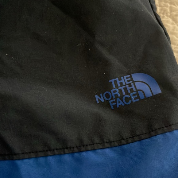 The North Face boys 14/16 swim trunks. - Picture 3 of 3